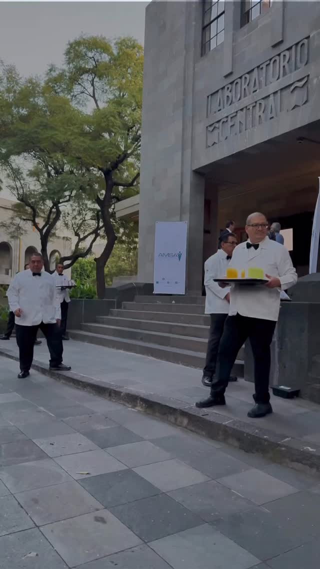 Muchas felicidades a los ganadores, por su compromiso y dedicación en la investigación que impulsa la innovación médica en México:
Jesús Espinal Enríquez, Inmegen – “Uso de la inteligencia artificial para la estratificación y predicción de riesgo en pacientes con leucemia linfoblástica aguda de células B.”
Mario Isaac Lumbreras Márquez, INPer – “Desarrollo de un algoritmo de Deep Learning para la interpretación de la prueba sin estrés en monitoreo fetal.”
Enoc Hernández Cantú, IMSS – “Implementación de un modelo integral de gestión de pacientes con enfermedades crónicas, basado en telemedicina y monitoreo remoto.”
#AMSA #Medicina #Profesionalesdelasalud #CapacitaciónMédica #OMIMEX #15AñosAMSA #PremioAMSA2025