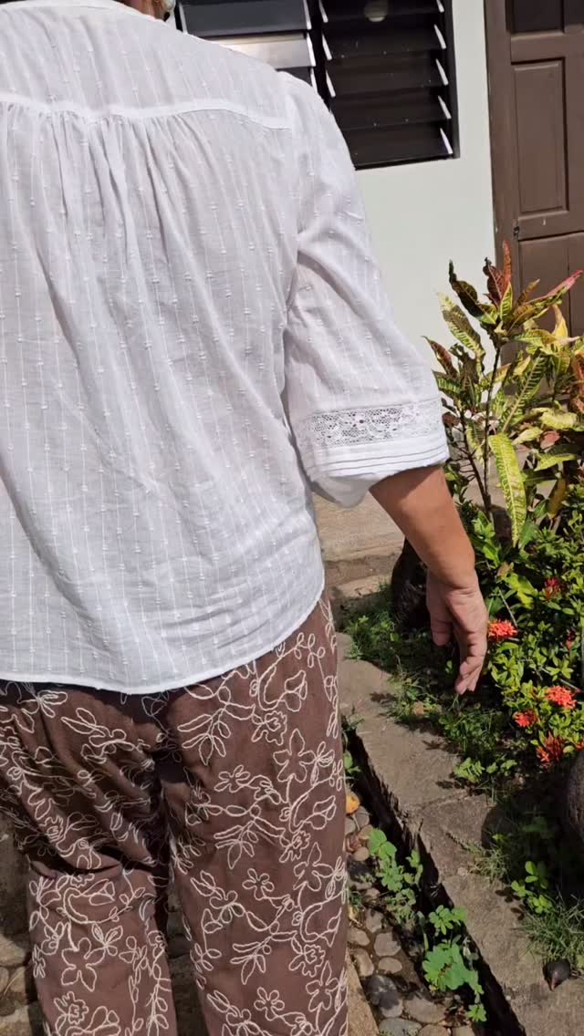 Behind the scenes with UNIK tours, scouting the grounds and refining details so every program we sell is field-tested and ready for your clients. Groundwork that builds trust, not just itineraries.
-
-
-
Dans les coulisses avec des visites UNIK, la reconnaissance des terrains et le raffinement des détails afin que chaque programme que nous vendons soit testé sur le terrain et prêt pour vos clients. Un travail de terrain qui renforce la confiance, pas seulement les itinéraires.
#DMC #elsalvadortravel #traveltrade #b2btravel #UNIKtours #centralamericaexperts #touroperators #travelagencies #voyagesb2b #tourismeresponsable #elsalvador #agencesdevoyage #touropérateurs