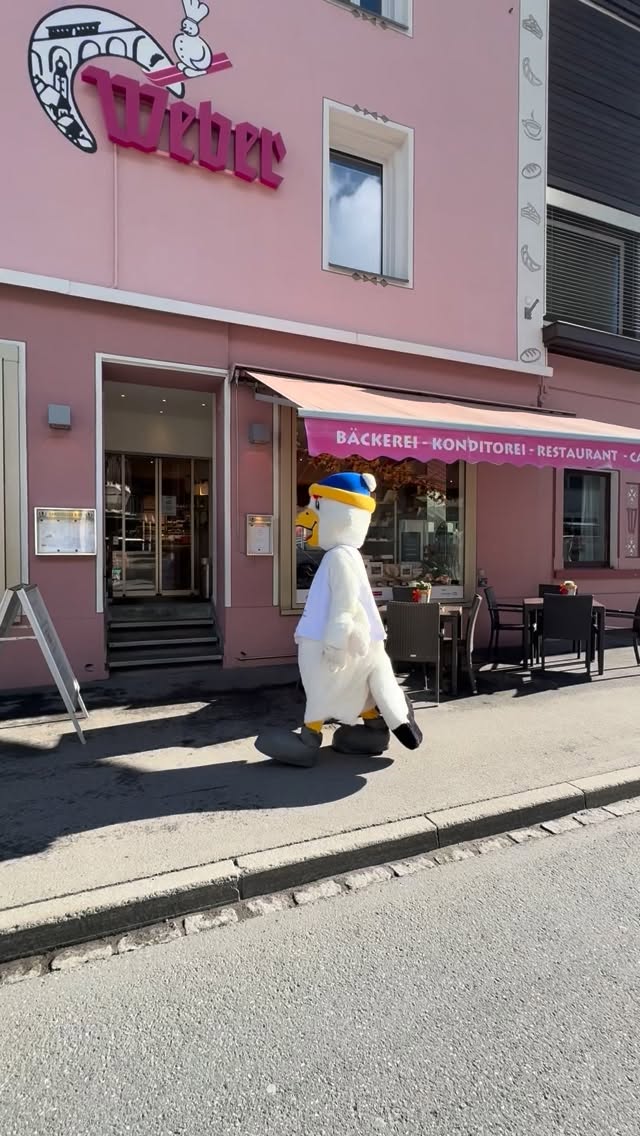 Möchtest du auch so einen feinen Grittibänz?
Dann mach mit am 4. Dario Cologna Kids Event am Samstag, 13.Dezember ❄️✨ Hier gehts zur Anmeldung ➡️ https://www.davosnordic.ch/kidsevent-anmeldung #davosnordic #davosklosters #chrissports #bäckereiweber #kidsevent #langlauf