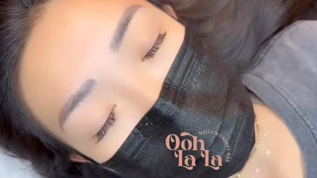 Who says eyelash extensions need to be thick and voluminous? It could look natural like your own too. ❤️