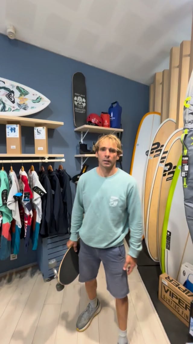 « Hello les riders !! 🤙 »
Du soleil, des potes, du fun… et ta planche 🛹
Les cours de skate débarquent à la Base Nautique de Saint-Jean-de-Monts !
Que tu sois débutant ou que tu veuilles améliorer ton style, viens rouler avec nous 🌊🔥
➡️ Inscris-toi vite, les places partent aussi vite qu’un ollie bien lancé 😎
#SkateVibes #SaintJeandeMonts #BaseNautique #SkateAddict #labasenautique