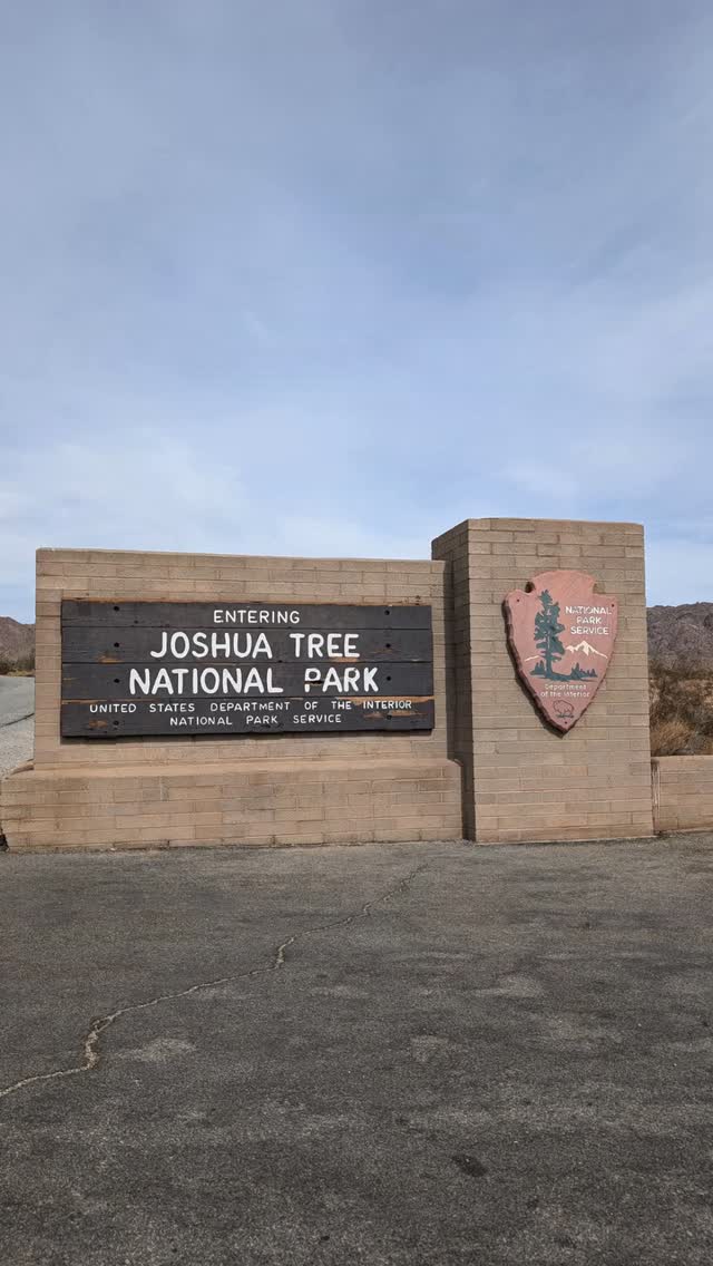 Scenic drive through Joshua Tree National Park 🌵✨
Endless desert views, giant rock formations, and of course, those iconic Joshua trees.
🌵 Desert landscapes
⛰️ Massive boulders
🌞 Big skies
Sometimes the best way to see a national park is just to hit the road and take it all in. Would you add Joshua Tree to your road trip list?
📍 Joshua Tree National Park, California
Link in bio for more national park stories ✈️
#JoshuaTree #JoshuaTreeNationalPark #NationalParks #ScenicDrive #CaliforniaRoadTrip #DesertVibes #TravelTok #Wanderlust #NatureTok #RoadTripUSA