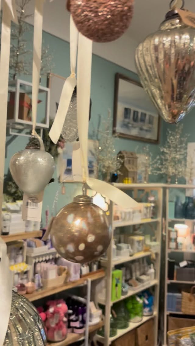 I know I say this every year…but our Holiday is THE best ever and I can’t wait for you to kick off the Season with us!
Our annual Open House begins tomorrow at 10am and goes thru Sunday at 3pm.
We will be gifting an ornament with every $10 purchase, plus we will have “Secret Swag bags” for $75, $150 and $200 purchases (while supplies last).
Come, celebrate the season with us, see our fabulous Holiday and be inspired to create your Home for the Holidays🎄