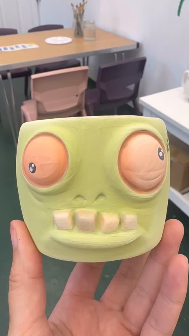 Happy Halloween to all our little ghosts, goblins, and creative families! 🎃👣
Have a fang-tastic day from all of us at Fired Crafts! 👻🧡
#firedcrafts #solihull #solihullmums #solihullbusiness #solihullmoms #babyprints #solihullupdates #pyop #paintyourownpottery #birminghamuk #halloween #scarefest #spooky #trickortreating