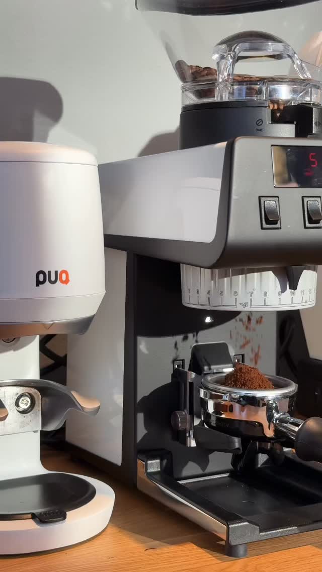 Du kan plocka bort din tamper och tampmatta nu!
PUQ är din nya vän, pålitlig, ren och exakt! 💫
@puq.coffee
