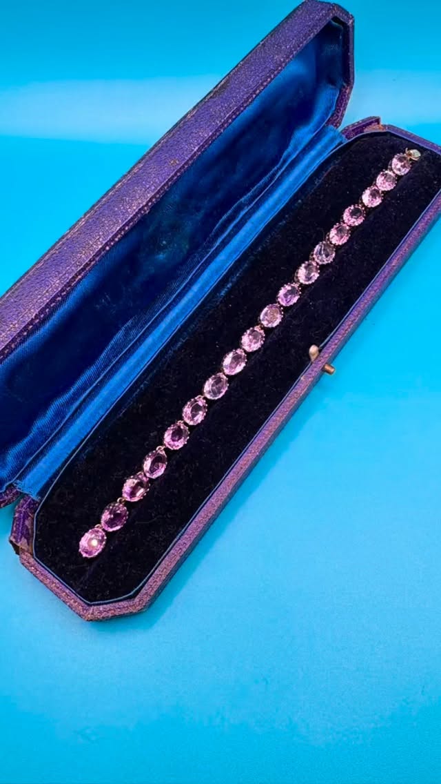 Stunning Antique Amethyst Bracelet set in Silver cut down collet and with a beautiful covered clasp. A very generous 7.5inches:19cm. A wonderful addition to your jewellery wardrobe 💜💜💜