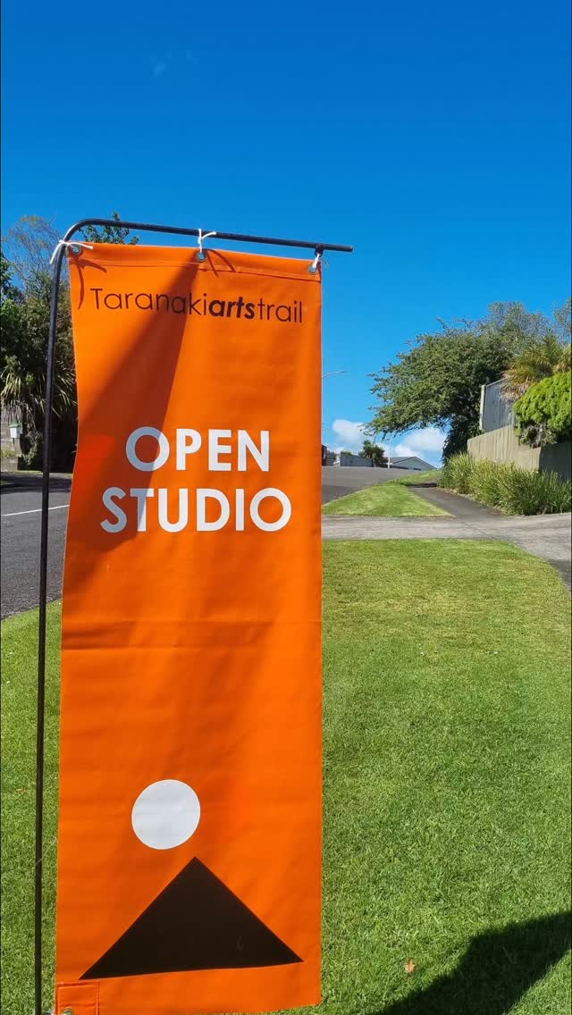 Multimedia artist Korrena Kidd explores connectedness and belonging, finding inspiration everywhere. And fostering creativity in everyone she meets and encouraging other to see the beauty around them in everyday things.
Open all 10 days of the @taranakiartstrail
Grab a brochure, visit the @centre_city_np Info Hub and Pop-up Gallery, or head to our website (link in Bio) for more information.
#taranakiartstrail #artist #multimediaartist #taranaki #taranaki_nz #painting #taranakilikenoother #supportlocalartists