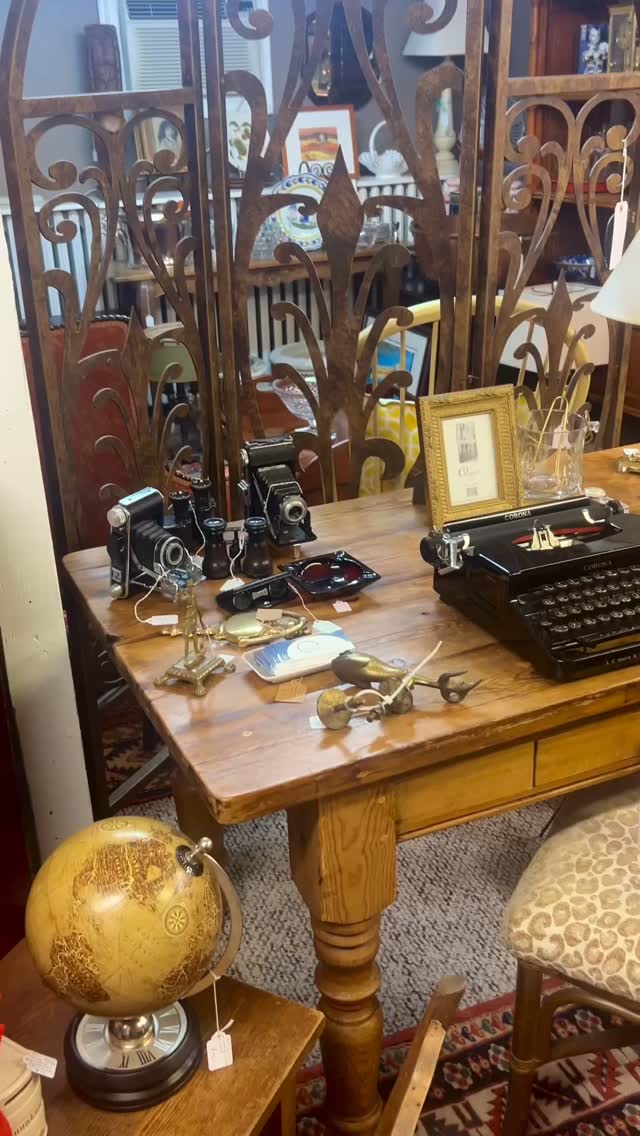 Visit At Last Vintage at Tomato Factory!!
At Last Vintage has three inviting spaces inside the Tomato Factory — each filled with vintage furniture, glassware, china, pottery, and plenty of seasonal touches. You’ll find farmhouse tables, carved chairs, wicker baskets, and shelves of colorful dishes and mugs, along with festive favorites like snowman stockings, poinsettias, and Santa pillows.
It’s the kind of spot where you’ll always find something that catches your eye — from framed artwork and globes to typewriters, lamps, and unique pieces for every room in the house.
Visit them — and more than 20 other dealers — at the Tomato Factory in Hopewell, NJ.
#AtLastVintage #TomatoFactory #HopewellNJ #ShopVintage #VintageHomeDecor #AntiqueCharm #CuratedVintage #AntiqueFurniture #ShopSmallBusiness