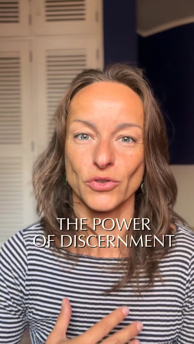BodyBeautyBliss ~ the power of discernment
Practice: Before you say yes or no to something today, pause. Breathe into your womb. Notice ~ does she open or close? Expand or contract? Warm or cool? Your womb will tell you the truth. Your job is to honor it.
The more you listen, the louder she becomes. The more you trust her, the clearer your path becomes. This is how you stop betraying yourself and reclaim your power.
You can start practicing womb YES/NO on small decisions (what to eat, what to wear, whether to respond to a text). Then, check with your womb with medium decisions (social invitations, work choices, how to spend your time). Practice womb discernment with people and relationships (who feels aligned, who drains you, what boundaries need to be set).
Im curious:
~what shows up when you bring attention to your womb and stay there for some breaths?
~how does it feel to anchor your “no” in and down, like roots of the tree?
Let me feel you in the comment ❤️🔥
Check: www.agniway.com for 1:1 online Tantric Embodiment sessions with me and private retreat possibility at Agni Way Temple in Lagos, Portugal.
In devotion to Beauty ~ Agni Chandra 💚