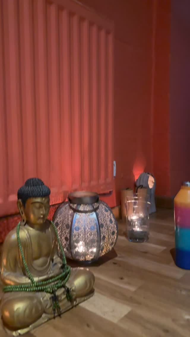 Warm Yin Yoga with Meditation
🙏🏽
Every Tuesday evening 8:00-9:00pm
with studio owner @paulajahlberg
This practice is for students who would like to develop a deeper understanding of the act of “letting go”.
Warm Yin Yoga emphasizes stillness and receptivity. Holding poses for long durations (3–10 minutes) encourages release — not just in the body, but also in the mind. 🧠
• Spiritually, this is an act of surrender — allowing only the breath to create internal movement without resistance from the muscles.
• Warming the body while practicing Yin helps harmonize yin (cool, receptive, feminine) and yang (active, warm, masculine) energies.
#yinyoga#warmyoga#yinyogalove#yinyogasuffolk#suffolkyin#suffolkyogastudio#yinyogastudio#newmarketyoga#yoga