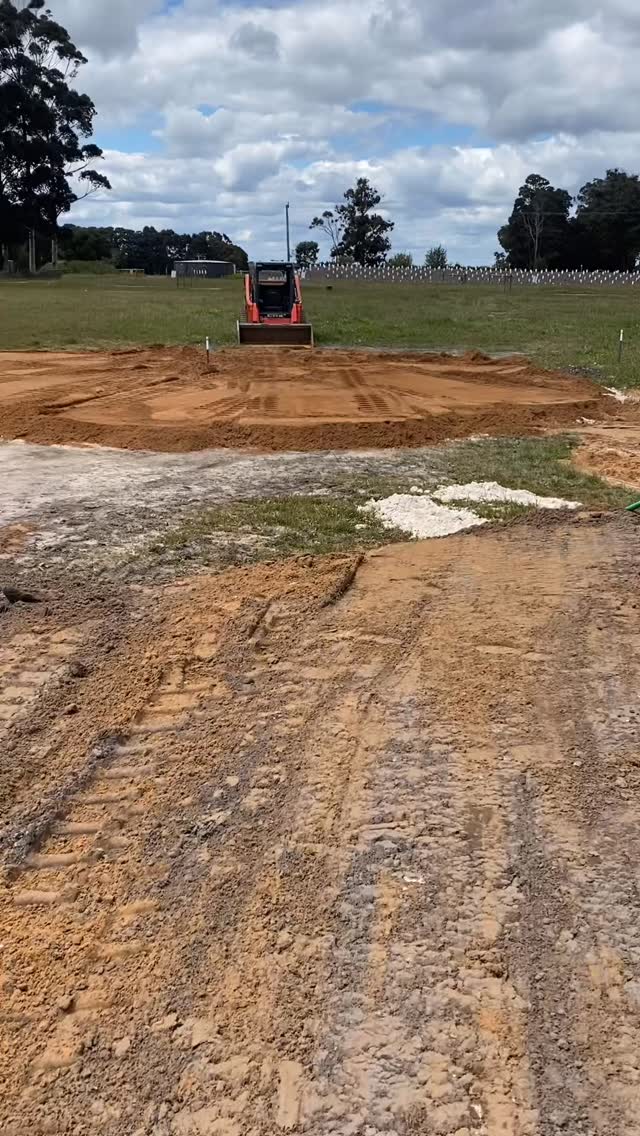 Building soon? Flow Earthworks has you covered.
We deliver fully prepared house pads with certified compaction, ready for your builder to start.