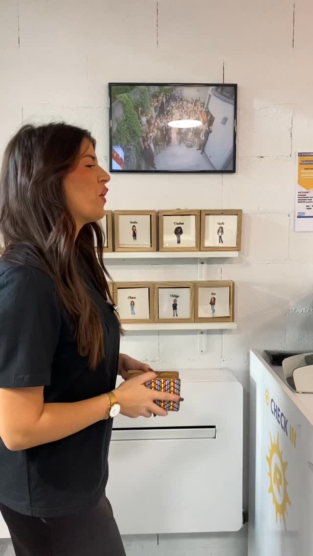 No cash? No stress 😌
Les pourboires passent aussi par carte bancaire chez nous 💳
#luxembourg #coiffure #qualityhair #pourboire #salondecoiffure #balayage #france #hair