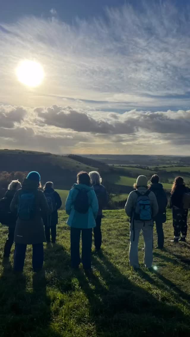wintering well
what might that be like?
to be with autumnās invitation at this time of year
to start slowing down
to come in
perhaps it feels like an impossibility
perhaps it feels like an edge
perhaps it feels like a gift
what an honour to explore this yesterday
with old winchester hill
alongside my woman in wisdom @sallythomaswellbeing
and a private group of practitioners from @thecentre_petersfield
with full moon incoming
and samhain & all souls whiffs still in the air
with crow & rainbow, deer & yew
with each other
all weaving magic alongside mystery
with space currently for 121 & private group work
the enquiry continuesā¦
wintering well
what might that be like?
#nature #natureconnection #ecotherapy #ecopsychology #women #autumn #winter #winteringwell #seasonalliving #cyclicalliving #oldwinchesterhill #hampshire