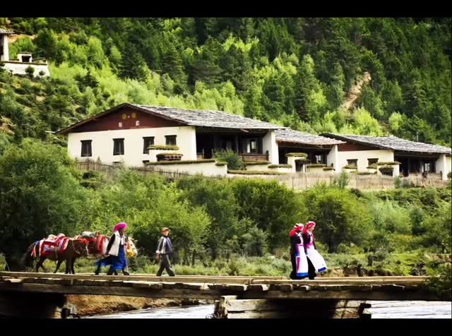 Every journey through Yunnan is a dialogue between nature and comfort — the crisp breath of mountain air meeting the soft embrace of a warm bed, the hum of prayer flags blending with the quiet crackle of a fireplace.
At Ki Ki Holidays, we believe where you stay is part of the story. Each place becomes a reflection of the landscape itself — elegant, soulful, and rooted in a sense of belonging. From luxury international hotels to boutique lodges built with local stone and wood, Yunnan’s stays are crafted for travelers who want more than a night’s rest — they want connection, calm, and beauty that lingers.
check more from our bio or this link :https://www.kikiholidays.com/post/where-to-stay-in-yunnan-from-mountain-lodges-to-lakeside-dreams
#yunnantravel #kikiholidays #china #yunnan #chinatrip