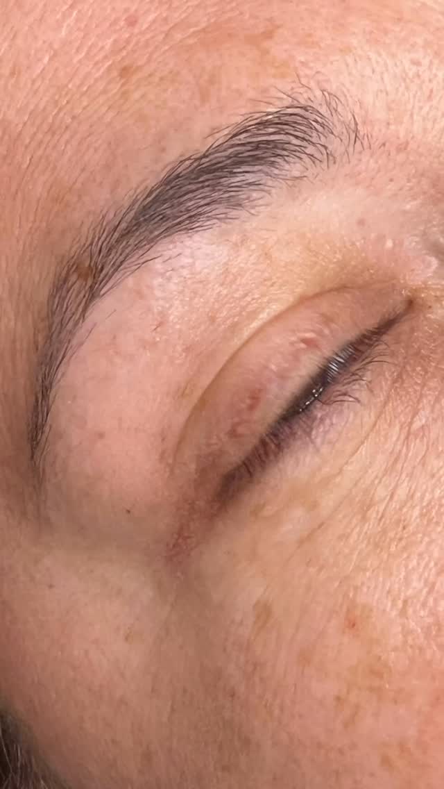 Sometimes all it takes is a small enhancement to create a big transformation 🤍
We refined her brows with microblading and added a soft lash line, nothing drastic, just the right touch to elevate her natural beauty and simplify her daily routine ✨
Confidence boosted. Mornings easier. Life changed in the little moments 💫
#NaturalResults #Microblading #LashLineEnhancement #EffortlessBeauty