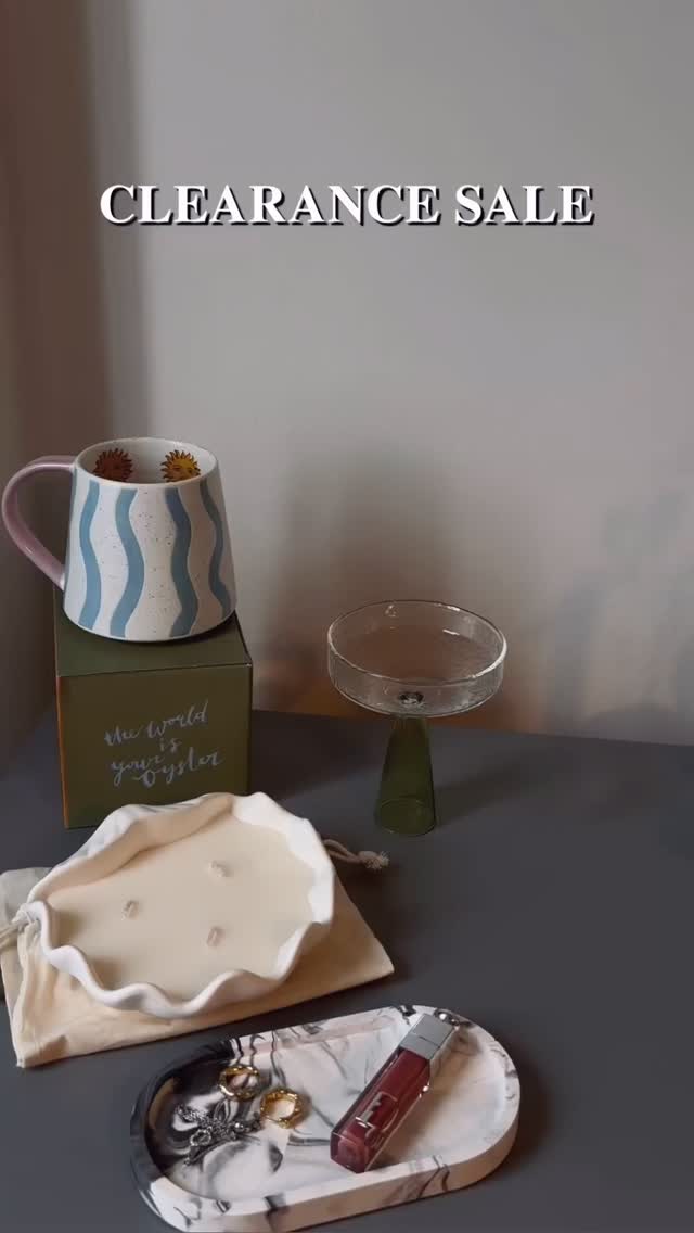 It’s clearance time! Almost everything is on sale — perfect time to grab your Christmas gift 🎁🎅♥️