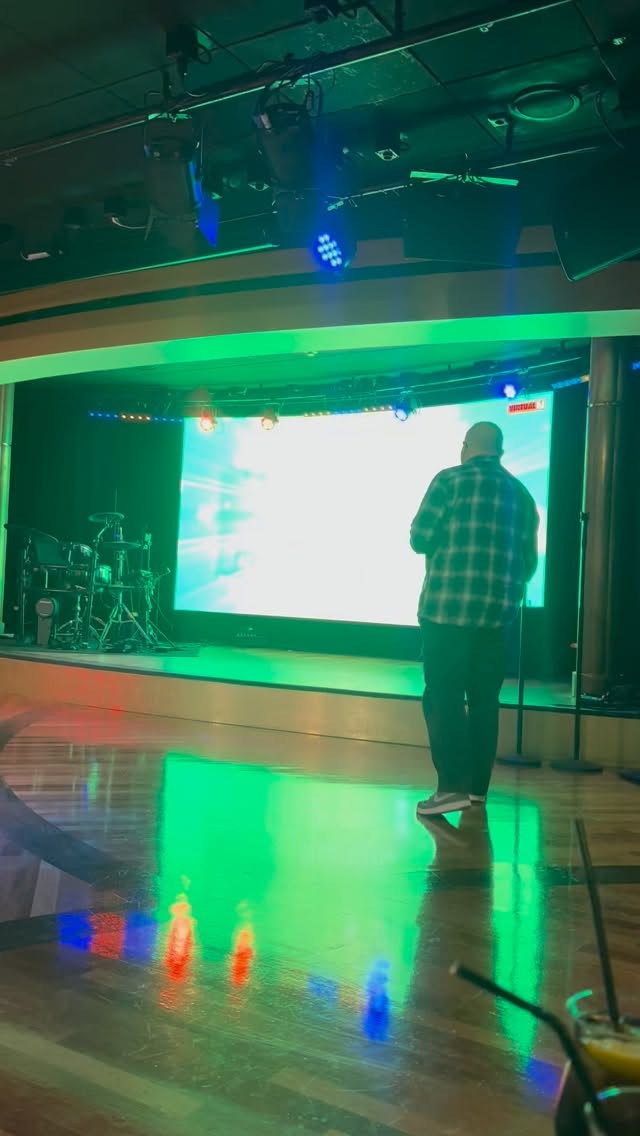 Loved having our very own Rag n Bone Man on @marellacruises at Karaoke! @pete_bultitude_official my husband is a legend. #glowandgotravel #adventureawaits #embracefreedom #cruiselife #kareoke #takemeback