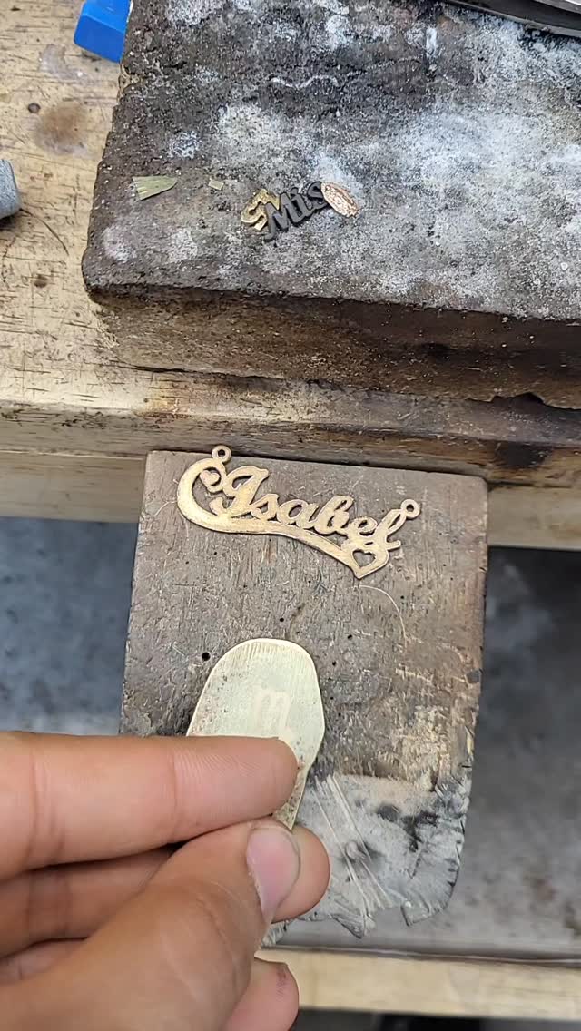 Nombres personalizados en Joyería Onix.
Dm o visitenos en el 812 N Thompson St STE 15, Springdale, AR