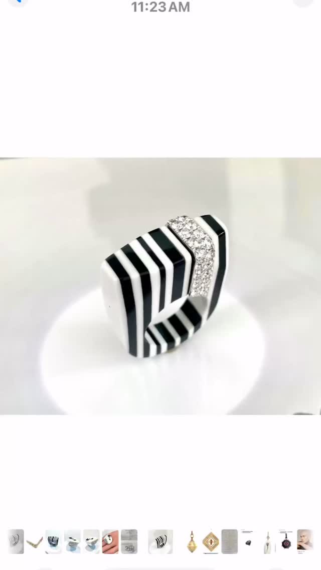 Time to party#uniquejewelrydesign #fine #artistjewelrydesigner #artistjewelry #oneofakindjewelry #finejewelry # celebrating