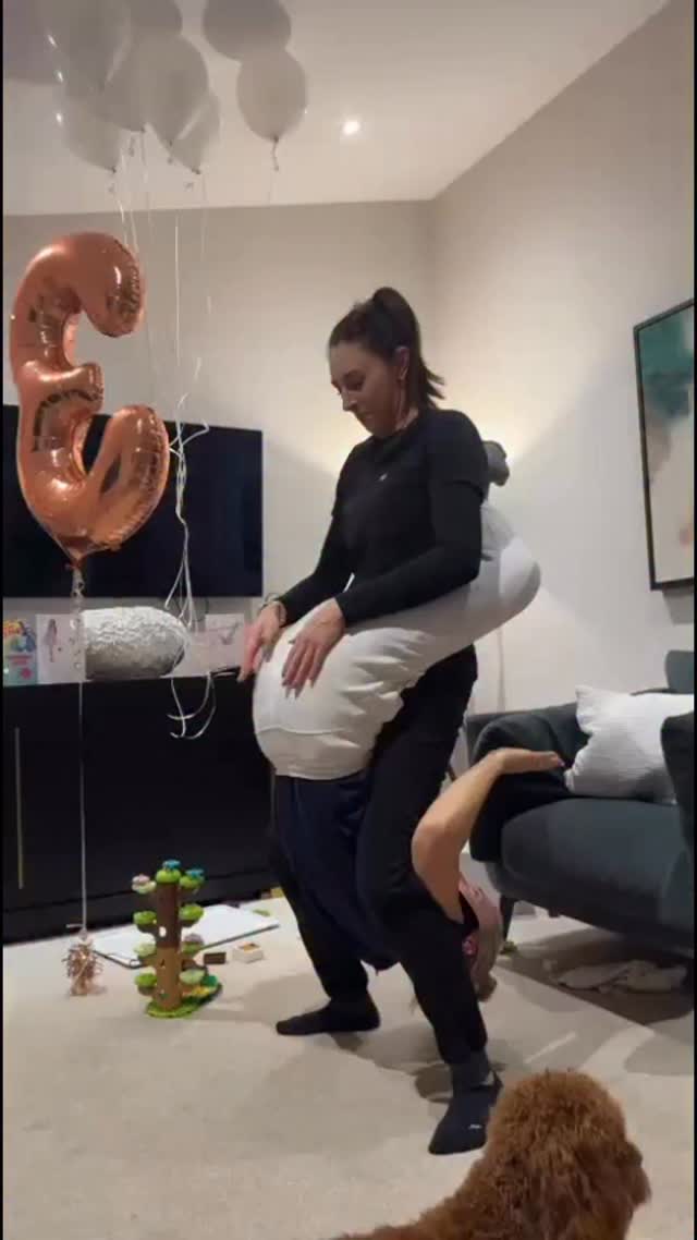 Rhythm…..what’s that?? 😂😂😂
👋🏻 Hi im Danni…..and when I finish a long day I like to get talked into attempting TikTok’s with my sister 😂😂
Yes……we just about managed it
Yes…. there were injuries sustained
No…….we couldn’t stop laughing
And we definitely do not have any rhythm 😂😂😂
Currently taking requests for us to attempt 😂
#sister #tiktok #humour #laughteristhebestmedicine #gettoknowme