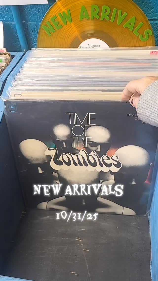#timeofthezombies #happyhalloweenđ #colorado #vintagehifiaudio #vinylrecords #newarrivalsđ