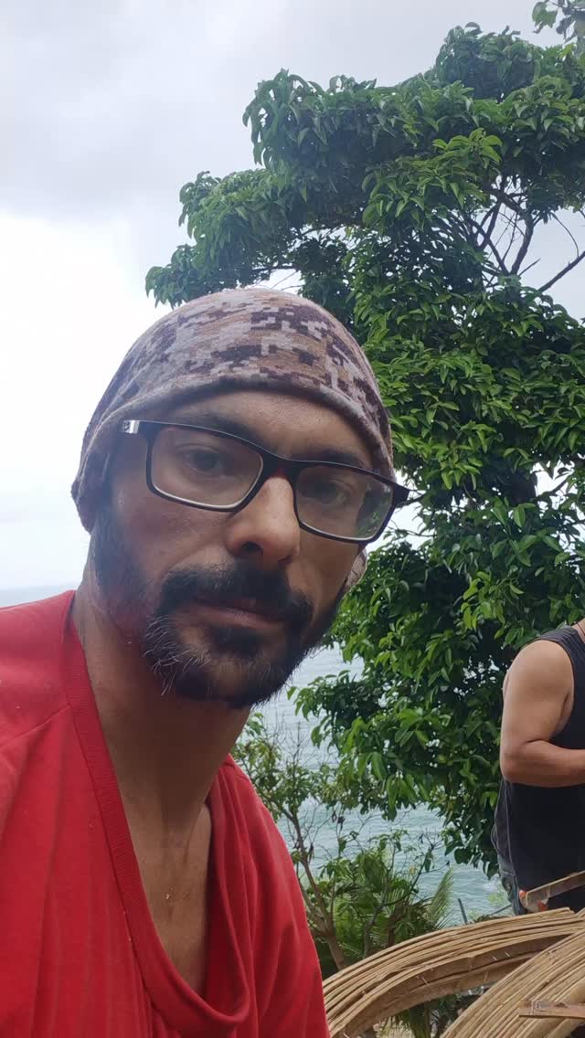 The best view in Koh Lanta @junglespiritpp. Eco construction is the art of building with sustainable and natural material. Dont adapt the nature to you, but adapt yourself to nature. A bamboo structure is the best way to make natural, strong and beautiful construction. #sustainability #krabi #kohlanta #bamboo #viewpoint #ecoconstruction #buildthefuture #bambugu