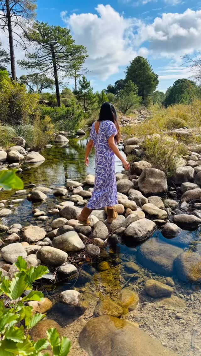 🌸🌸🌸 Boho Style 70’s 🌸🌸🌸
Ce tissu une pépite avec un style bohème année 70…
Ce qui m’ a séduite son énergie dynamique avec ces couleurs qui nous donne envie de sourire et nous donne un pep’ fou !!!
#boho #70’s #modeethique #faitmain #corsedusud