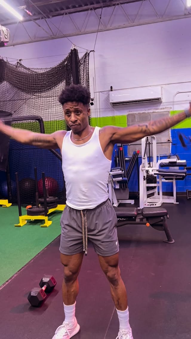 Let’s gooo!! Dynamic Chest, Back and Lower body workout 💪🏾
Increase explosiveness, build strength, muscle and durability
For Personal Training and consultation information DM, or txt/call the number on my page 💪🏾
For virtual training, meal plans, workout plans and more visit https://www.jdbperformancetraining.net
#fitness #training #personaltrainer #personaltraining #gym #mobility #athletictraining #mma #boxing #wrestling #muaythaitraining #football #basketball #explore #explorer #explorepage✨ #exploring #exploremore #explorar #athletictraining #explosivness #kettlebells #Kettlebellworkout #legworkout #legworkout #chestworkout