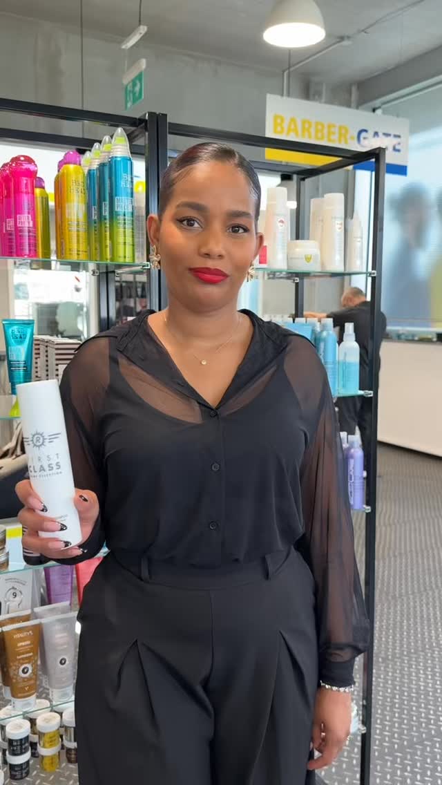 Envoie ça à ton chéri 😏
On ne dit pas « Je t’aime »…
On dit : « Si tu m’aimes vraiment, tu me payes le balayage 💳💇♀️✨ »
#luxembourg #hairdresser #balayage #qualityhair #coiffure