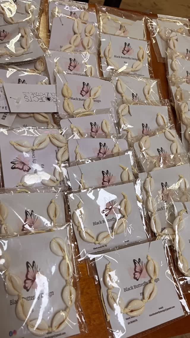 From the islands, for the islands 🌺 Handcrafted shell necklaces made with love from Fiji.
Shop online or visit our store in nadi 🌺
.
.
.
.
.
#theprojectscollectivefiji #tourismfiji #fiji #fijiairways #fijiislands #madeinfiji #nadi #localbusiness