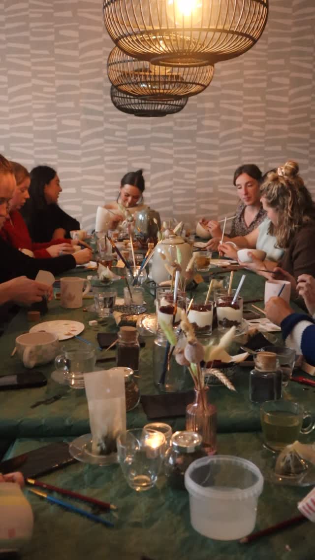 Afgelopen Zaterdag hadden we de eerste Keramiek Schilder Workshop bij Lekker Bij Inge en het was een reuze succes.
De volgende workshop is op 13 December- dus als je je eigen kerst cadeaus wilt decoreren (je krijgt een setje van 2 keramiek stukken om te beschilderen)- geef je snel op!
**beperkte plekken beschikbaar
#keramiek #ceramics #keramiekschilderen #koffie #hapjes #creativiteit