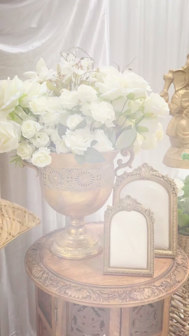 Danusha’s Bridal Room
.
.
Decor & Styling @evenwoodpartydecor