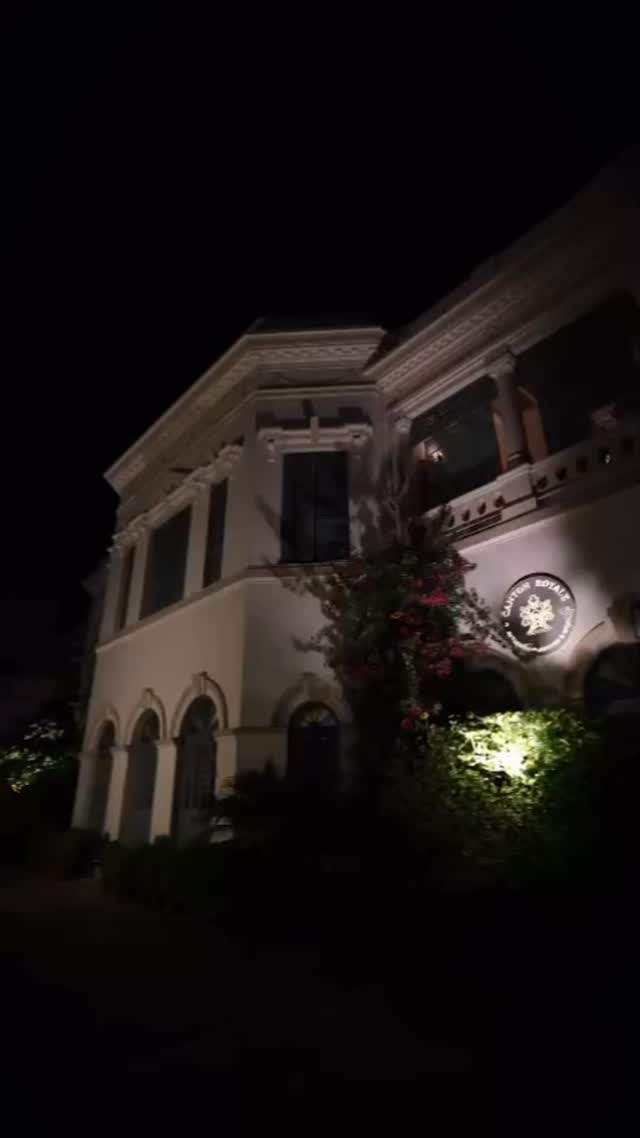 Palace dining just keeps getting better and better
Canton Royale, located inside Surya Kaiser Palace
Reservation 9453332566 / 6307338624
#canton #cantonroyal #cantonroyale #varanasirestaurant #hotelsurya #suryakaiserpalace #igreach #explore #feed #igtrends