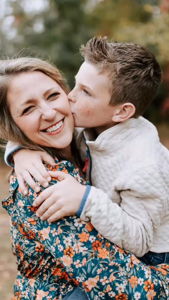 Happy November 1st! Petite sessions at Paris Mountain were so good. Here is a little sneak peek for you. :) It was such a pretty day!