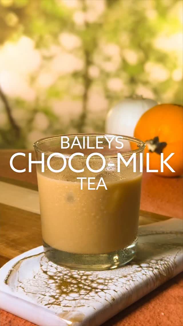 ✨ Baileys Choco-Milk Tea – creamy, cozy, a little cheeky
It’s Monday. You’ve done enough. 🍫☕
This easy Baileys cocktail mixes Baileys Irish Cream and sweetened black milk tea for the ultimate quick indulgence. Creamy, comforting, and ready in under a minute — a dessert drink you can sip anytime.
🌿 You’ll need
– 2 oz Baileys Irish Cream
– 4 oz chilled sweetened black milk tea
– Ice
✨ How-to
Fill a glass with ice → pour in Baileys → top with milk tea → stir gently.
(Optional: add boba, coffee jelly, or whipped cream for fun.)
An easy drink recipe for cozy nights, soft playlists, and letting Monday fade away.
👉 Save this quick Baileys milk tea cocktail for your next “I deserve this” kind of Monday.
💬 What’s your favorite late-night drink to unwind with? 👇
#TheCasualSipper #BaileysCocktail #CozyNightIn #QuickDrinkIdea #CreamyCocktail