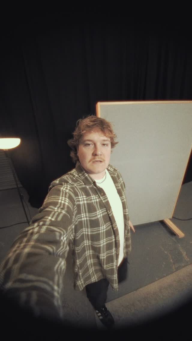 For those that enjoyed the last drum reskin video, today i reskinned the Studio Recording Kit with a fresh set of @remopercussion Clear Pinstripes!
Here’s a little comparison between the coated and none coated skins so let us know what you think!
#producer #recording #mixing #studio #drummer #drum