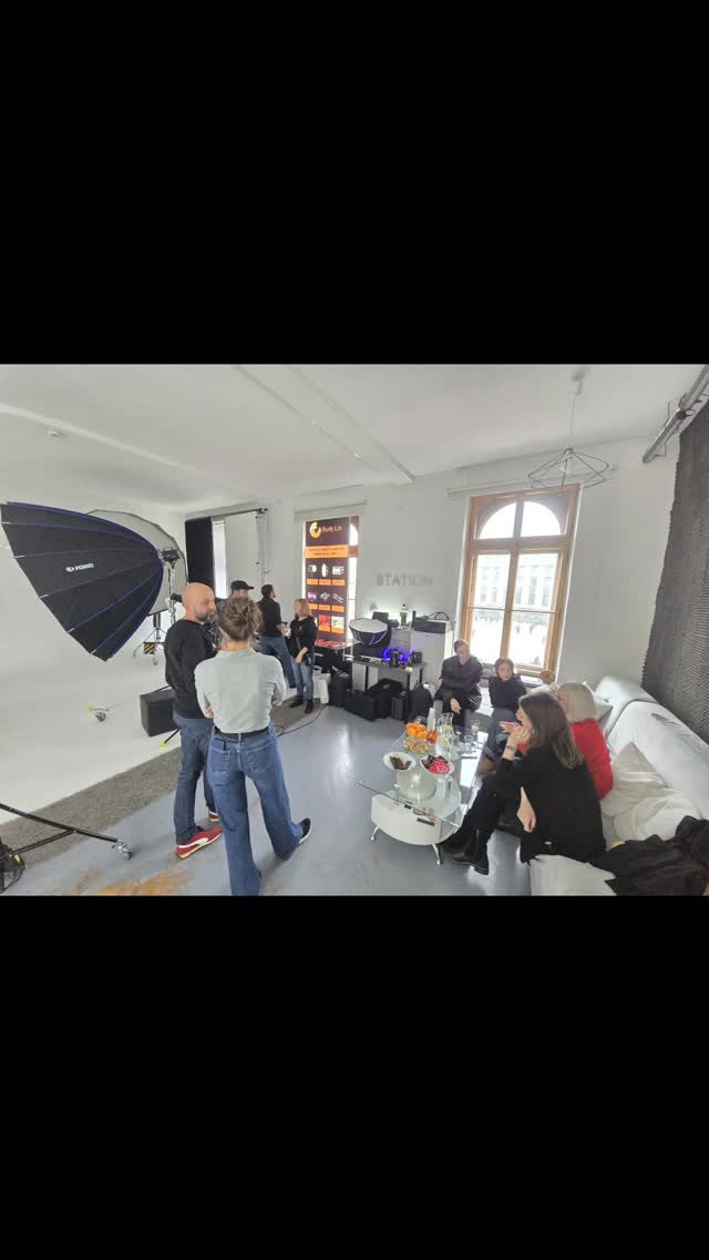 Dzień otwarty w Studio Station
wraz z @fomeipolska @rudylis_sklep_fotograficzny @bartlomiejbialy
Dziękujemy wszystkim za przybycie i wspólnie spędzony kreatywny dzień.
Dziękujemy również naszemu zespołowi oraz przyjaciołom za super vibe oraz zaangażowanie podczas naszego wydarzenia! ❤️
@romuluskr
@pawelzajacpl
@piotrpiatekcom
@nataszab
@patrycjak_stylizacjafryzur
@kkrawczykphotography
@michal_ziebowicz
@szugaart_makeup
@bulat.pawel
@xman.pl
@ananocon
@borowski_lukasz
#studiostation #krakow #photo #openday