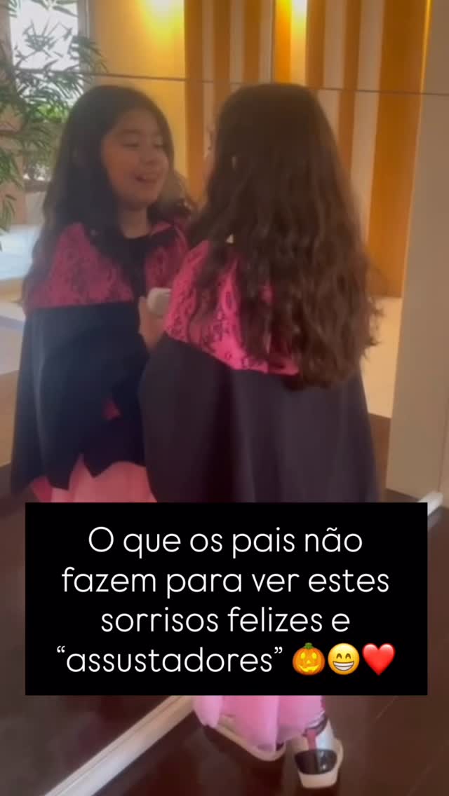 Só precisa de um pouco de criatividade, amizade de pai dentista para pai protético, os materiais certos e muita força de vontade para gerar estes sorrisos de felicidades e "aterrorizantes" nos nossos filhos. Por eles, faríamos tudo de novo, sempre que eles precisarem do nosso apoio🎃😍. #halloween #fantasia #protesesdentárias #monsterhighcollection #filhos