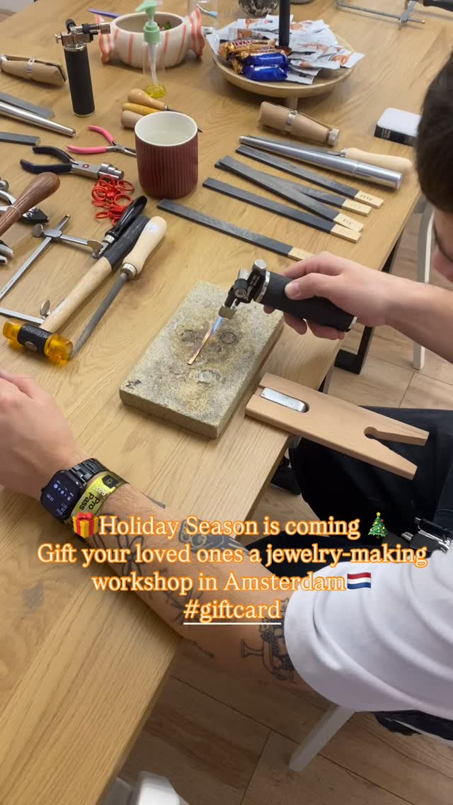 ✨NEW✨ You can now purchase a personalized e-giftcard on our website and send this to the birthday girl/boy, bachelorrette, co-worker, bestie and loved ones 😍 #giftcard #jewelrymaking #amsterdam #overtoom #vondelpark #experience #workshop #fyp