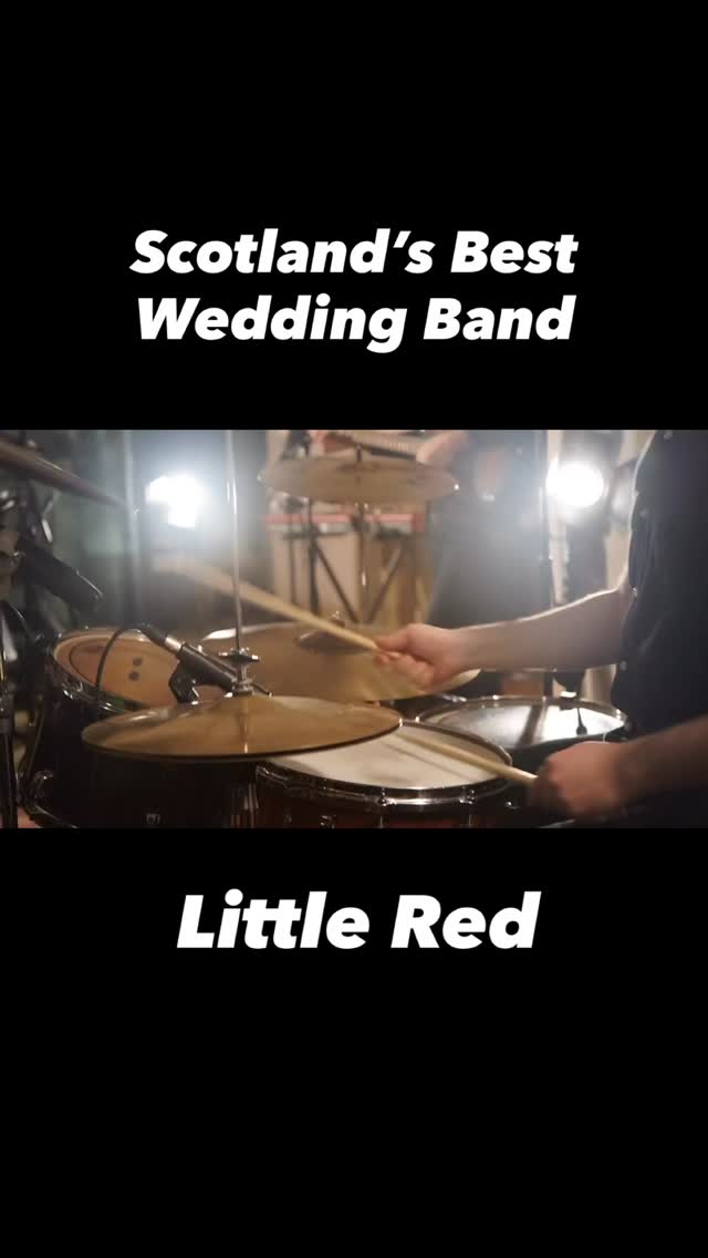 Little Red tearing into the “Beat It” solo. Weddings deserve moments like this 🎸✨
#LittleRedWeddingBand #ScottishWeddingBand #EdinburghWeddingBand #GlasgowWeddingBand #evh #vanhalen #michaeljackson #mjtribute #michaeljacksonforever