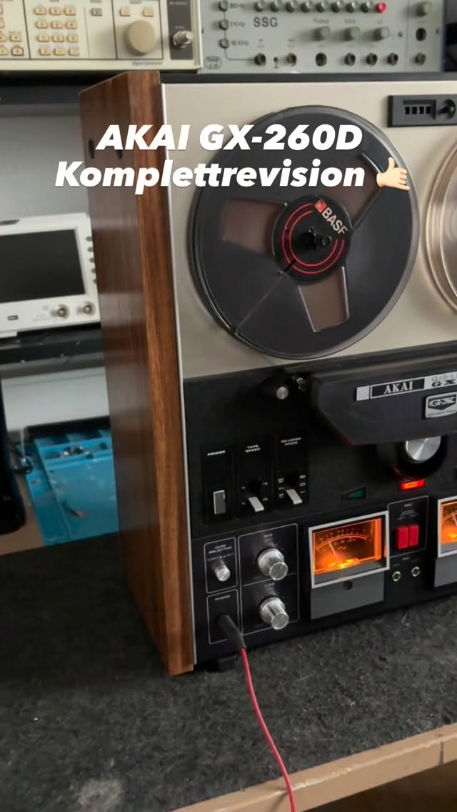 Genau 6 Monate hat die komplette Revision gedauert. Alle Platinen bekamen neue Elkos und Transistoren. Die Beleuchtung wurde instandgesetzt und das Gerät komplett neu eingemessen. Wieder ein glücklicher Kunde mehr…
#vintageaudiomd #vintageaudio #vintageaudiorepair #vintagehifi #vintagerepair #vintageaudiolove #doıtyourself #hifiaudio #audiophiles #classicaudio #vintagestereo #akai #audiophil #stereophile #taperecorder #midcenturylove #midcenturystyle #tapelovers #oldschoolaudio #oldschoolmusic #retrosound #vintagesound #tapes #tapedeck #reeltoreel #audiofreak #retro #vintage #akaigx260d