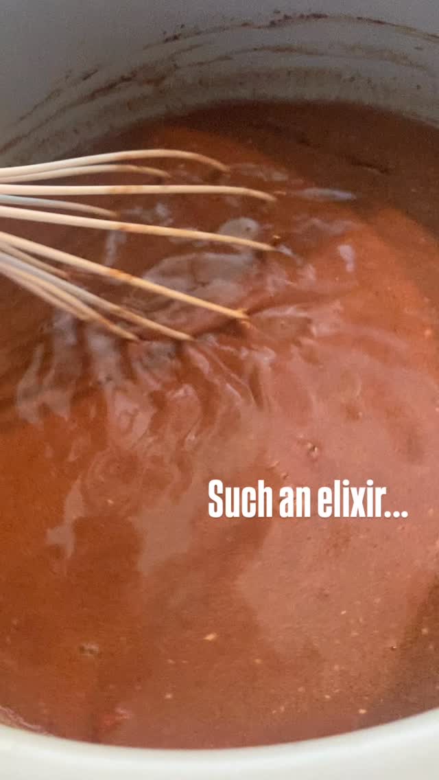 So grateful to be able to do this, drink this, offer this.
#singer #music #voice #singing #love #spirituality #heart #musician #healing #cacao