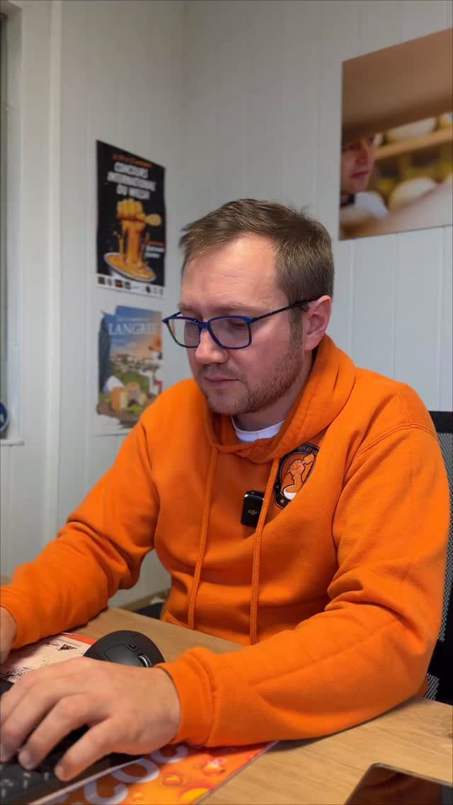 🔥 𝗚𝗔𝗚𝗡𝗘 𝗧𝗔 𝗣𝗟𝗔𝗖𝗘 𝗗𝗔𝗡𝗦 𝗟𝗘 𝗝𝗨𝗥𝗬 𝗗𝗨 𝗖𝗢𝗡𝗖𝗢𝗨𝗥𝗦 𝗜𝗡𝗧𝗘𝗥𝗡𝗔𝗧𝗜𝗢𝗡𝗔𝗟 𝗗𝗨 𝗪𝗘𝗟𝗦𝗛 𝟮𝟬𝟮𝟱 ! 🔥
Tu crois savoir reconnaître 𝘂𝗻 𝘃𝗿𝗮𝗶 𝗯𝗼𝗻 𝗪𝗲𝗹𝘀𝗵 ? 😏
C’est le moment de le prouver 👇
🍽 Deux places sont à gagner :
🥇 𝟭 𝗽𝗹𝗮𝗰𝗲 𝗷𝘂𝗿𝘆 𝗮𝗺𝗮𝘁𝗲𝘂𝗿 : samedi 29 novembre
🥇 𝟭 𝗽𝗹𝗮𝗰𝗲 𝗷𝘂𝗿𝘆 𝗽𝗿𝗼𝗳𝗲𝘀𝘀𝗶𝗼𝗻𝗻𝗲𝗹 : dimanche 30 novembre
👉 Et pas avec n’importe qui…
Tu prendras place 𝗮𝘂𝘅 𝗰𝗼̂𝘁𝗲́𝘀 𝗻𝗼𝘁𝗮𝗺𝗺𝗲𝗻𝘁 𝗱𝗲 𝗠𝗲𝗶𝗹𝗹𝗲𝘂𝗿𝘀 𝗢𝘂𝘃𝗿𝗶𝗲𝗿𝘀 𝗱𝗲 𝗙𝗿𝗮𝗻𝗰𝗲 𝗲𝘁 𝗱𝗲 𝗴𝗿𝗮𝗻𝗱𝘀 𝗿𝗲𝘀𝘁𝗮𝘂𝗿𝗮𝘁𝗲𝘂𝗿𝘀 𝗱𝗲 𝗹𝗮 𝗿𝗲́𝗴𝗶𝗼𝗻 🤩
Pour participer :
1️⃣ Like cette vidéo
2️⃣ Identifie un·e pote fan de cheddar 🧀
3️⃣ Abonne toi à la page festival_du_welsh
4️⃣ Partage en story pour doubler tes chances !
👉 Résultats du concours dimanche 16/11 🍀
🎬 Rendez-vous à la gare 𝗦𝗮𝗶𝗻𝘁-𝗦𝗮𝘂𝘃𝗲𝘂𝗿 (𝗟𝗶𝗹𝗹𝗲) pour un week-end 100% Welsh, 100% ambiance, 100% fromage fondu 🤤
Alors… t’es prêt à juger les meilleurs Welsh du monde ? 😈
#welshfest #welshfest2025 #concoursinternationalduwelsh2025 #Welsh2025 #Cheddar #FoodEvent #Lille #SaintSauveur #welshaddict