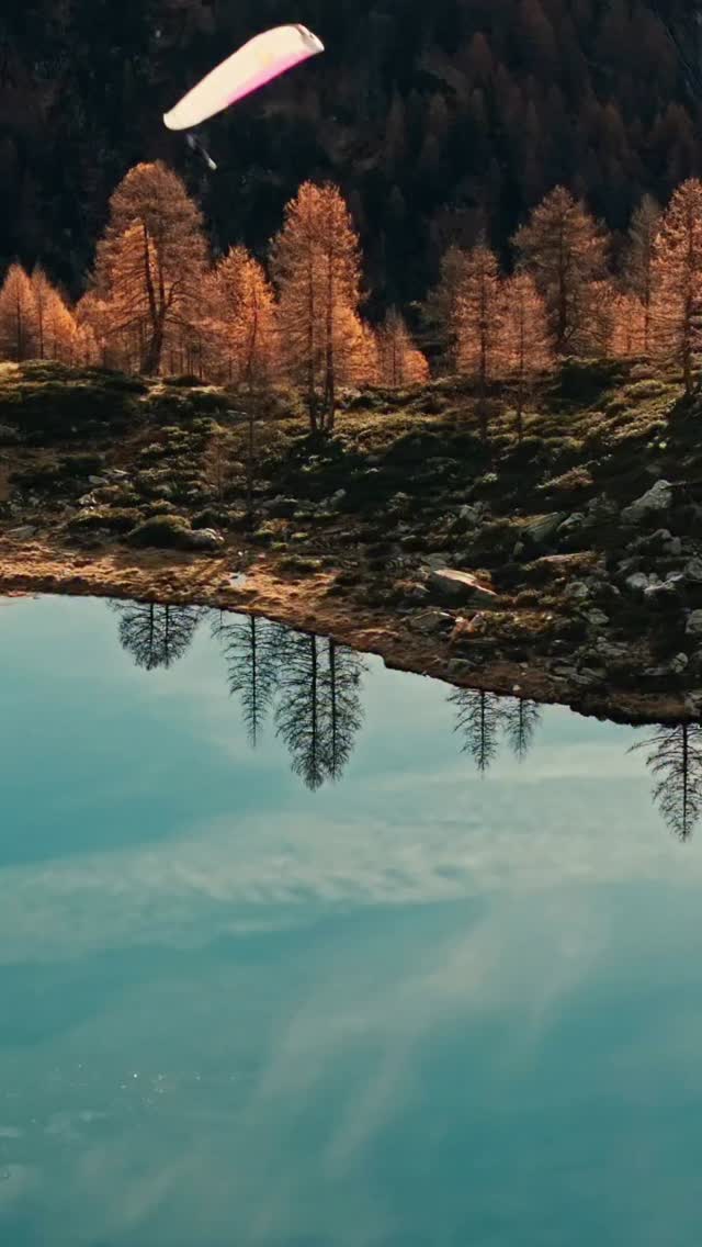 autumn skies golden reflections and pure mountain magic 🍂🪂
@patrick_vonkaenel dancing with his paraglider over Lago dei Pozzöi surrounded by autumn’s fire — where nature meets freedom
#asconalocarno
🎥 @sbvision.ch