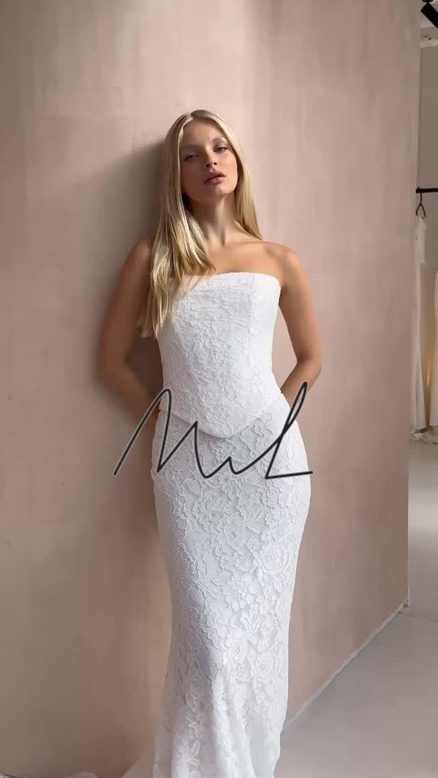 IJoin us for our Made With Love Trunk Show from
20th Nov – 7th Dec.
Try on your dream dress in extra sizes, enjoy exclusive goodie bags, and fall in love with “the one.” 🤍
✨ Appointments are limited — book now!
#MadeWithLove #TrunkShow #BridalInspo #WeddingDressShopping #BridalBoutique #BridalEvent