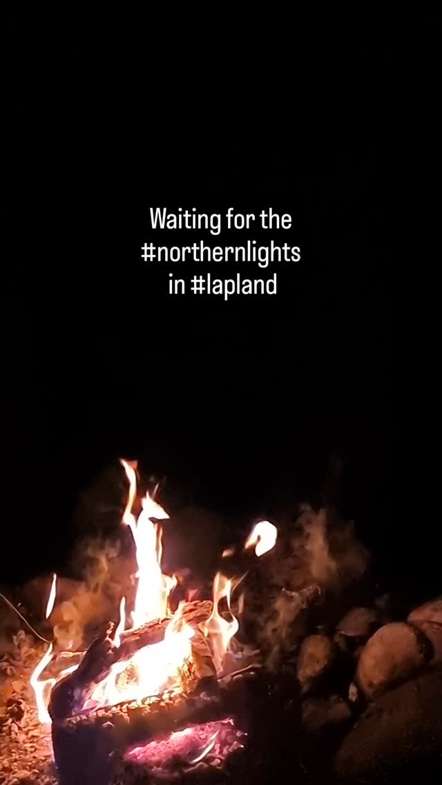 #lapland #visitlapland #northernlights #campfiredinner