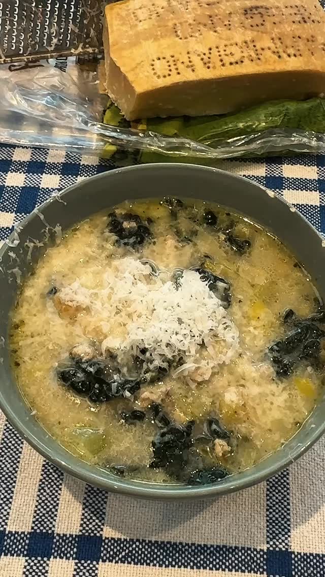 What could be better of a rainy Autumn day?..
A delicious soup - Butterbean, turkey, kale and leek soup - drop “Recipe” in the comments for the recipe