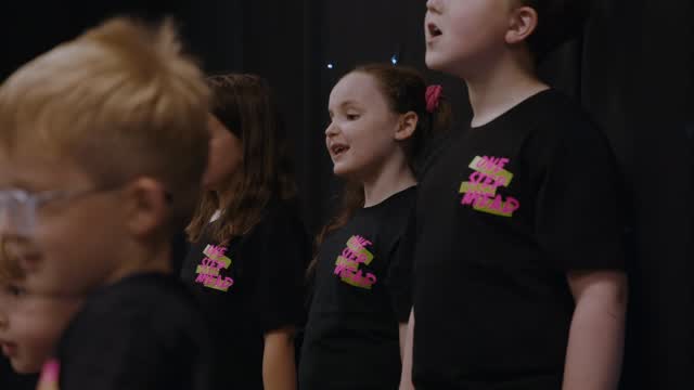What do you think about the One Step Ahead Children’s Choir? Hear directly from the children of the choir 🎤
We have some upcoming performances at local retirement homes which is very exciting. The residents always love hearing our choir perform & we love performing for them 🎶
If you’re interested in your child joining our children’s choir then contact Talia on 07979868619 or email onestepaheadbusiness@gmail.com
#leeds #singing #childrenschoir #choir #childcare #musictheatre #performing