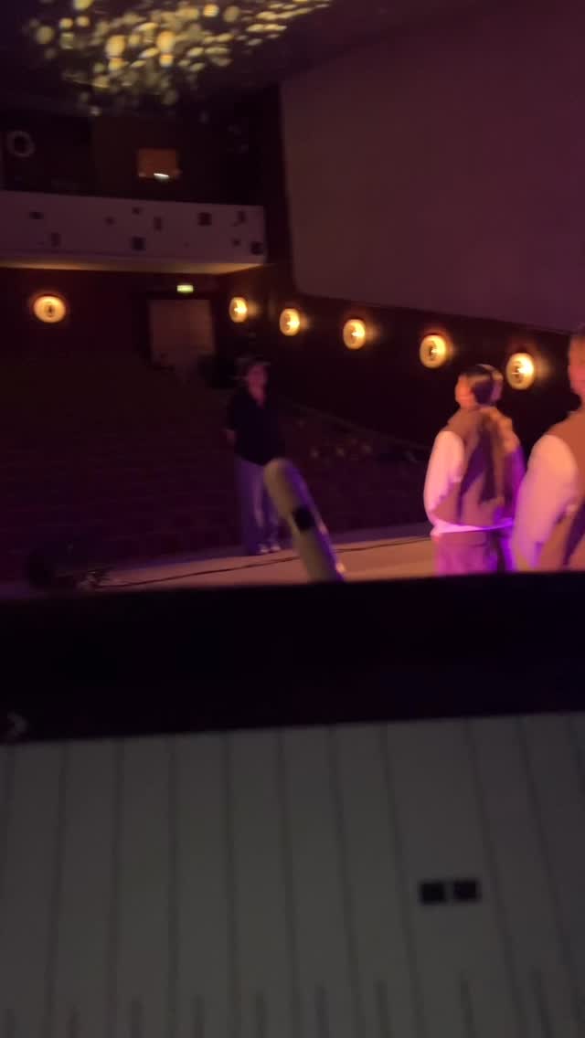 V Žiline s Moon & Klarisa Show 💜
Plné hľadisko, skvelá energia a my sme sa postarali o technické zázemie – zvuk, svetlá aj efekty.
Hudba: DΛDDY 🎶
Ďakujeme za dôveru a parádnu atmosféru!
#eventtechpartner #soundlightvideo #zvuk #osvetlenie #zilinevent #moonaklarisa #showtime #eventproduction #daddy #daddymusic #studiomoontv #klarisa_7777 @studiomoontv @klarisa_7777 @daddy_international