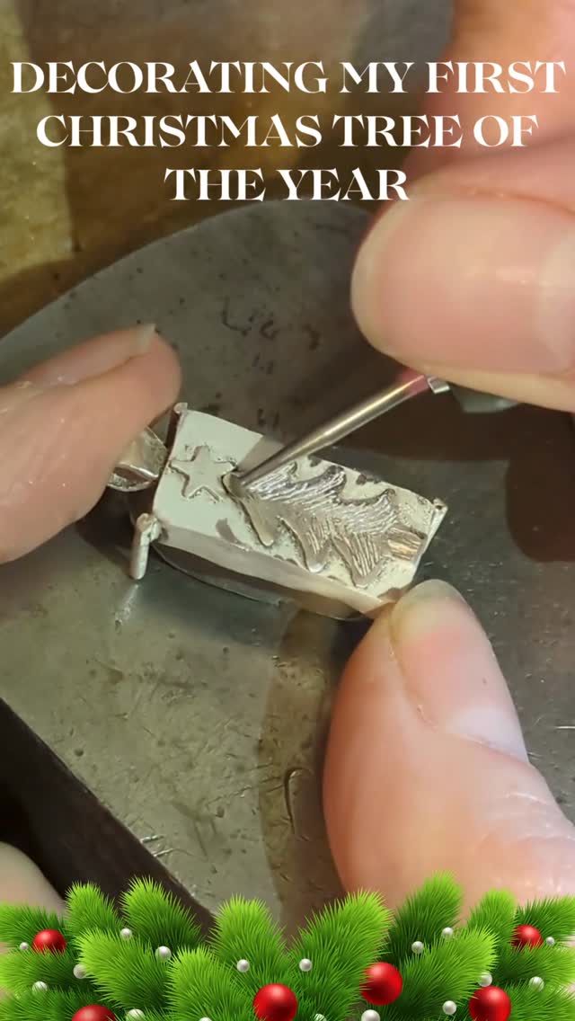 It's too early to put up a Christmas tree in my house but decorating a little silver one is definitely allowed.
#handmadejewellery #silvernecklaceً #winterjewellery #christmasgiftideas #workinprogress